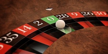 okwi live Texas poker table with dealer and players